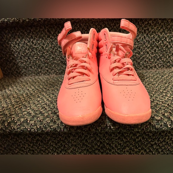 Reebok Women Freestyle Classics - Picture 2 of 4